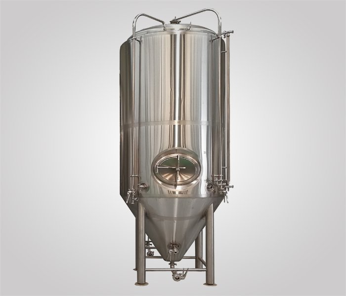 <b>Fermentador cónico de doble pared de 4000L</b>